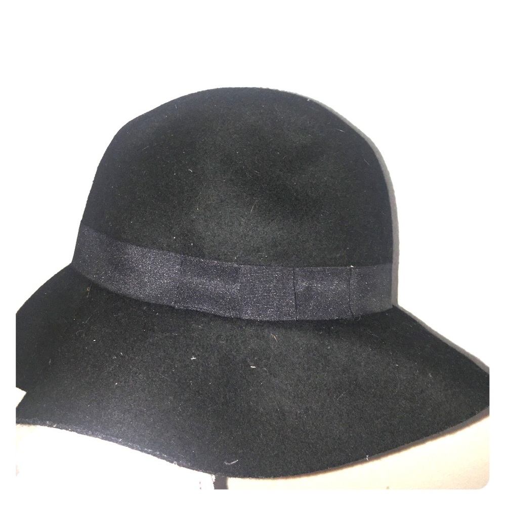 Kendall & Kylie black hat